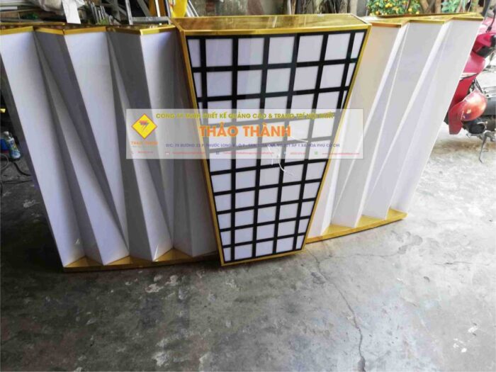 Một bàn DJ phù hợp không chỉ giúp DJ thao tác dễ dàng hơn mà còn tạo nên điểm nhấn cho không gian trình diễn