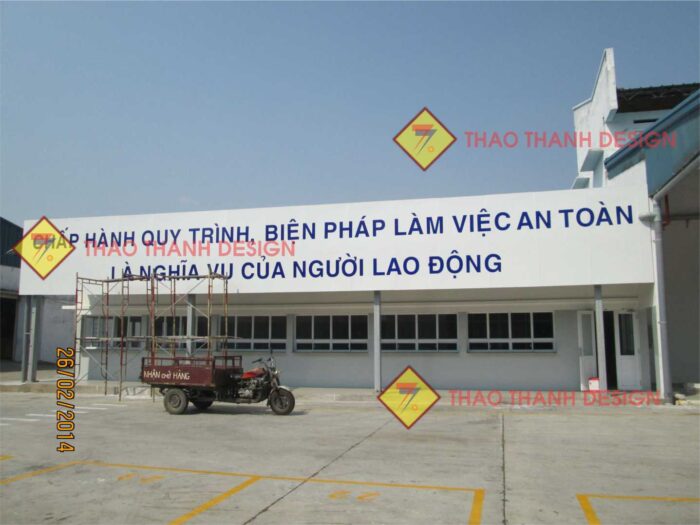 Biển alu dán decal là lựa chọn hoàn hảo cho những ai muốn bảng hiệu bền đẹp, chuyên nghiệp và tiết kiệm chi phí.