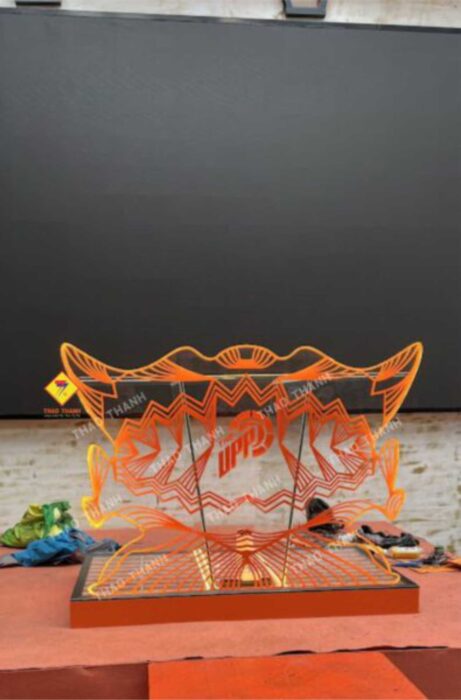 Quầy DJ không chỉ là nơi DJ biểu diễn mà còn giúp tạo không khí sôi động.