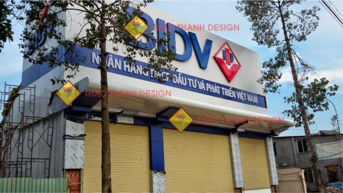 thi công mặt dựng alu ngân hàng chuyên thi công mặt dựng Aluminium chất lượng cao, đảm bảo thẩm mỹ và độ bền lâu dài. Liên hệ ngay để nhận tư vấn và báo giá tốt nhất!