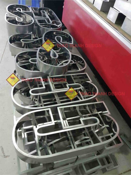 Chữ nổi inox là loại biển quảng cáo được làm từ inox cao cấp, có độ bền cao, không bị gỉ sét và mang lại vẻ đẹp sang trọng.