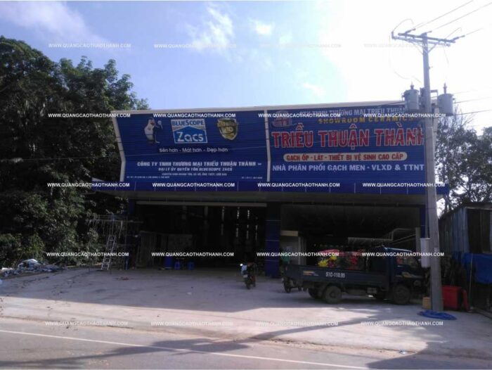 Biển hiệu quảng cáo là các bảng thông tin hiển thị tên thương hiệu, sản phẩm, dịch vụ