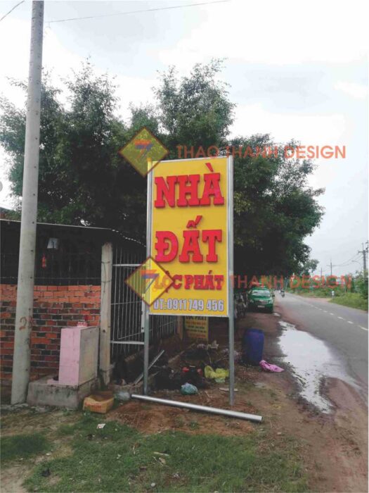 Bảng hiệu alu không chỉ giúp doanh nghiệp xây dựng hình ảnh chuyên nghiệp mà còn đảm bảo độ bền cao với chi phí hợp lý.