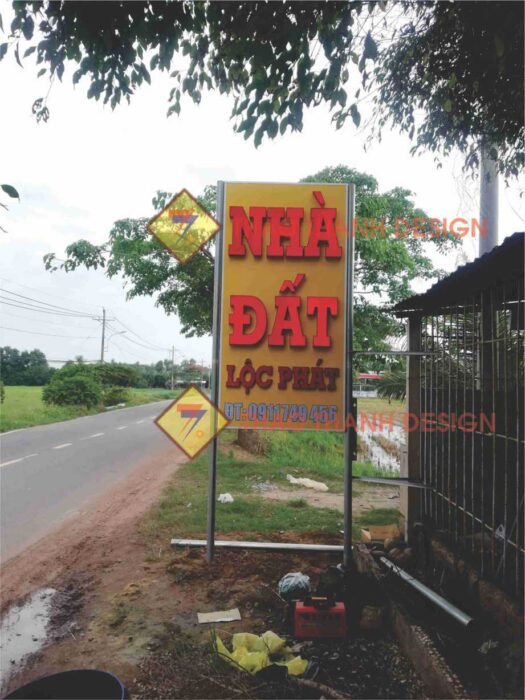 Bảng hiệu alu không chỉ giúp doanh nghiệp xây dựng hình ảnh chuyên nghiệp mà còn đảm bảo độ bền cao với chi phí hợp lý.