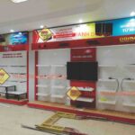 Kệ trưng bày không chỉ giúp bố trí thiết bị gọn gàng mà còn góp phần nâng cao giá trị sản phẩm. Lựa chọn kệ phù hợp sẽ giúp không gian trưng bày trở nên chuyên nghiệp, thu hút khách hàng và tối ưu hiệu quả kinh doanh.