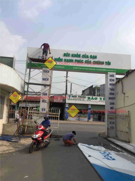 Biển quảng cáo là công cụ quan trọng giúp doanh nghiệp truyền tải thông điệp thương hiệu, thu hút khách hàng và tạo dấu ấn riêng.