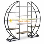 giá kệ sắt trang trí Khung kệ sắt là giải pháp lưu trữ hiệu quả, bền bỉ, giúp tối ưu không gian trang trí và tăng năng suất sắp xếp hàng hóa.