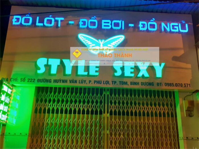 Một biển hiệu chuyên nghiệp không chỉ giúp cửa hàng tạo ấn tượng tốt mà còn góp phần gia tăng doanh số. Hãy đầu tư vào thiết kế phù hợp để nâng cao hiệu quả kinh doanh.