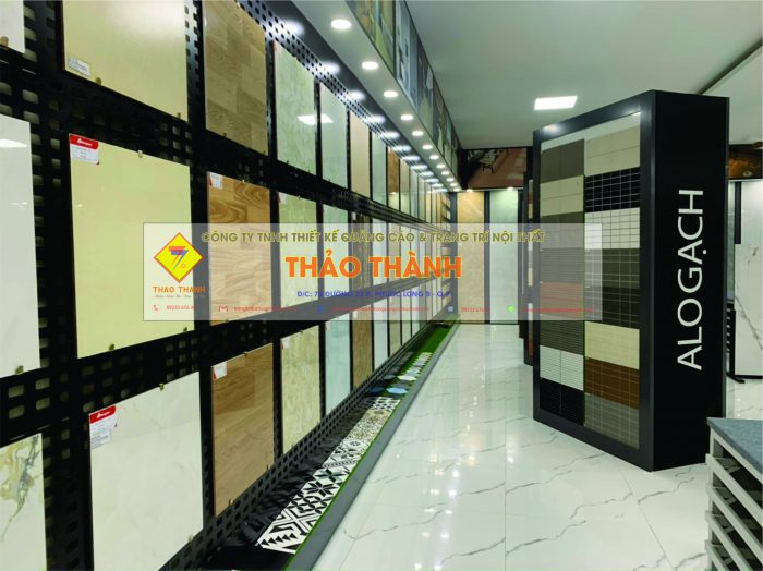 Kệ gạch là loại kệ được thiết kế chuyên dụng để trưng bày hoặc lưu trữ gạch trong các showroom, cửa hàng vật liệu xây dựng. Loại kệ này giúp bảo quản gạch an toàn, đồng thời tạo ra không gian trưng bày chuyên nghiệp, giúp khách hàng dễ dàng lựa chọn sản phẩm.