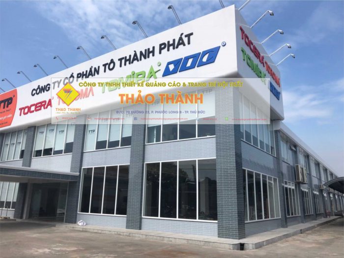 Biển hiệu mặt tiền là loại biển quảng cáo được đặt trên mặt tiền của các cơ sở kinh doanh, nhà hàng, cửa hàng, showroom,... nhằm thu hút khách hàng và tăng nhận diện thương hiệu.