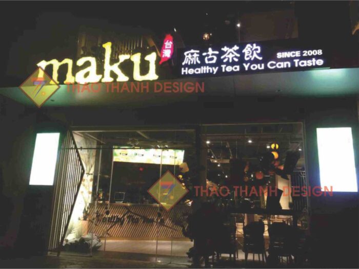 biển hiệu quán trà sữa Trong kinh doanh trà sữa, biển hiệu bắt mắt giúp thu hút khách hàng và tạo dấu ấn thương hiệu. Công ty Thảo Thành chuyên thiết kế, sản xuất biển hiệu quán trà sữa với nhiều chất liệu, kiểu dáng hiện đại và phong cách ấn tượng.