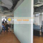 vách kính văn phòng Chuyên thi công vách kính cường lực, vách kính văn phòng công ty showroom, trường học, bệnh viện, nhà máy