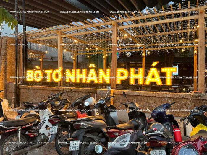 Biển chữ nổi nhà hàng