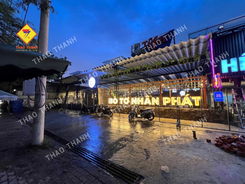 Bảng hiệu nhà hàng