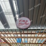 hộp đèn mica hút nổi in uv